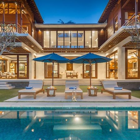 Villa Rusa Biru - Modern Villa With Private Pool And Cook In The Heart Of Berawa Canggu  Bagian luar foto