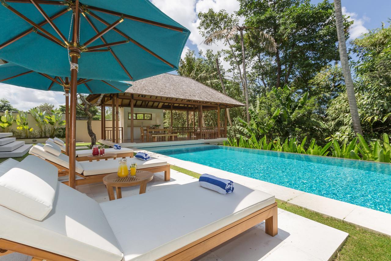 Villa Rusa Biru - Modern Villa With Private Pool And Cook In The Heart Of Berawa Canggu  Bagian luar foto