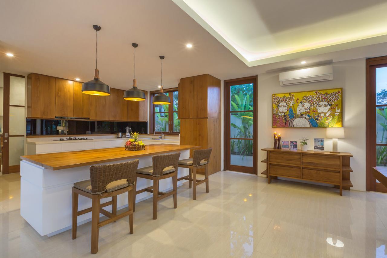 Villa Rusa Biru - Modern Villa With Private Pool And Cook In The Heart Of Berawa Canggu  Bagian luar foto