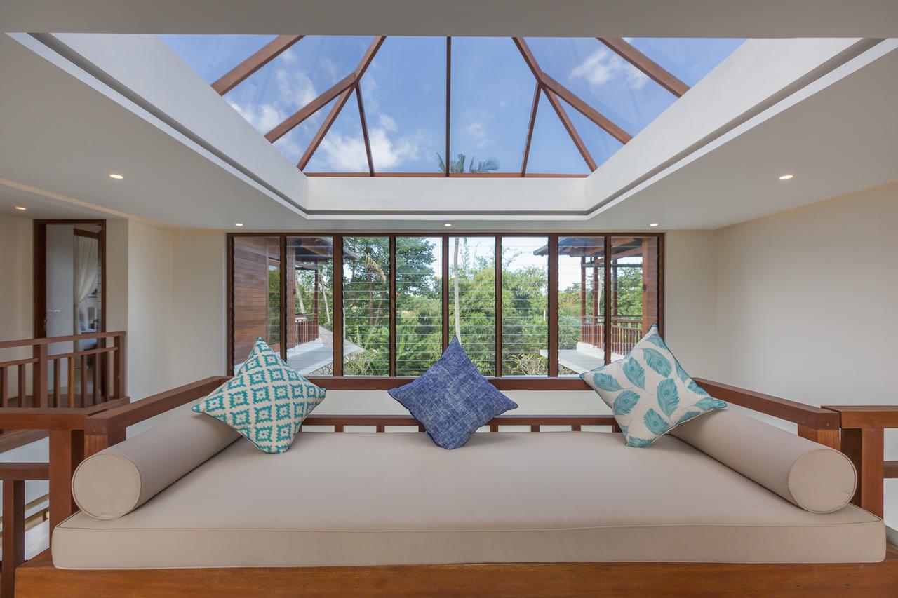 Villa Rusa Biru - Modern Villa With Private Pool And Cook In The Heart Of Berawa Canggu  Bagian luar foto