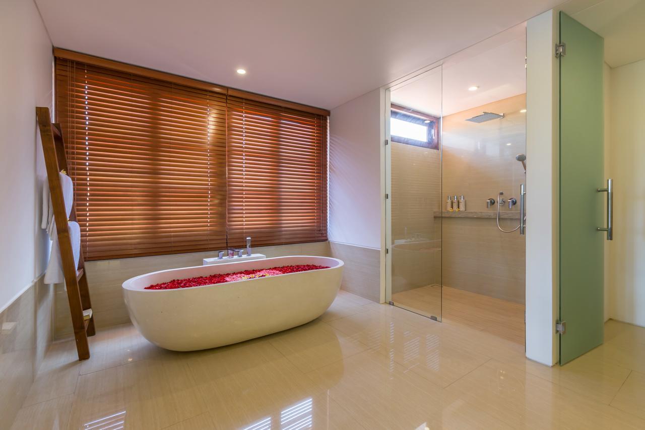 Villa Rusa Biru - Modern Villa With Private Pool And Cook In The Heart Of Berawa Canggu  Bagian luar foto