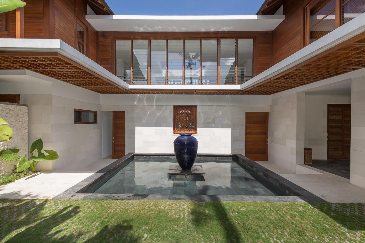 Villa Rusa Biru - Modern Villa With Private Pool And Cook In The Heart Of Berawa Canggu  Bagian luar foto
