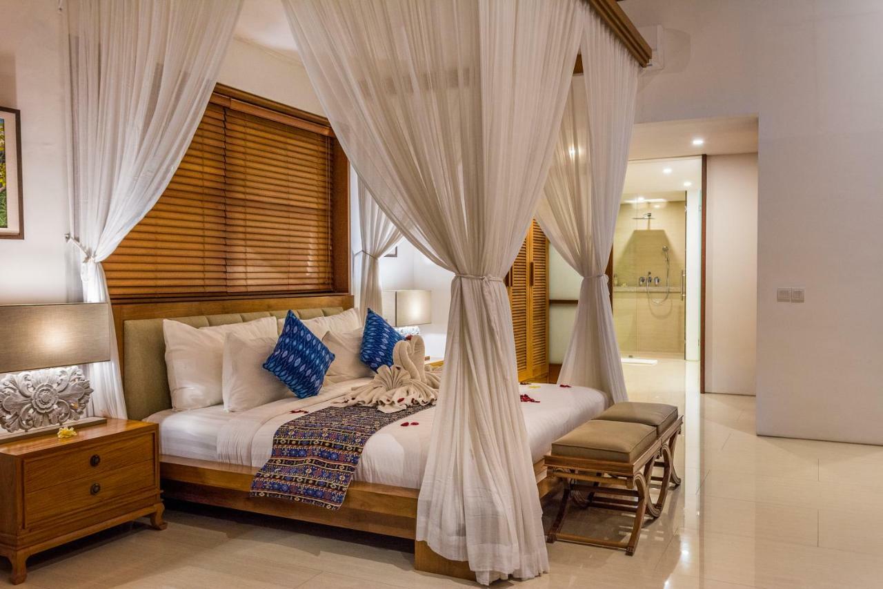 Villa Rusa Biru - Modern Villa With Private Pool And Cook In The Heart Of Berawa Canggu  Bagian luar foto