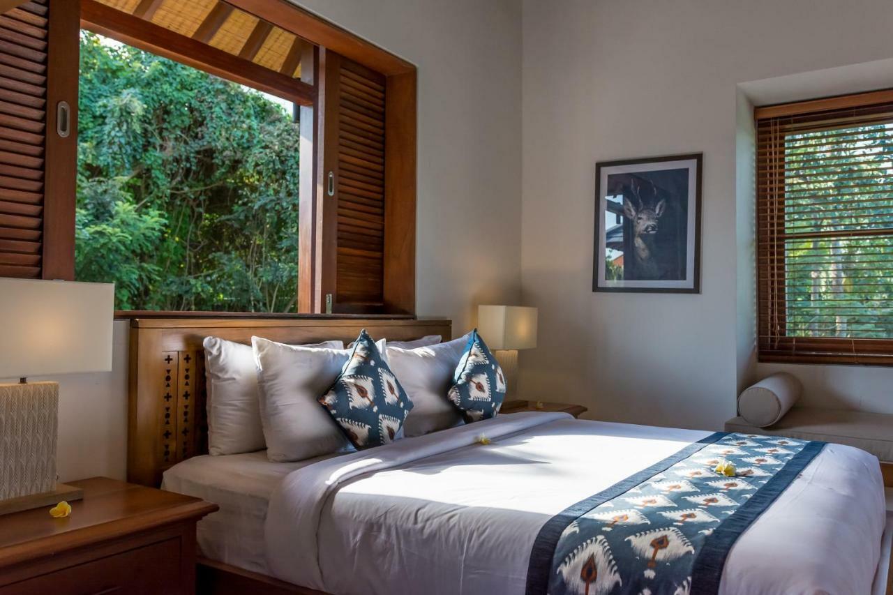 Villa Rusa Biru - Modern Villa With Private Pool And Cook In The Heart Of Berawa Canggu  Bagian luar foto