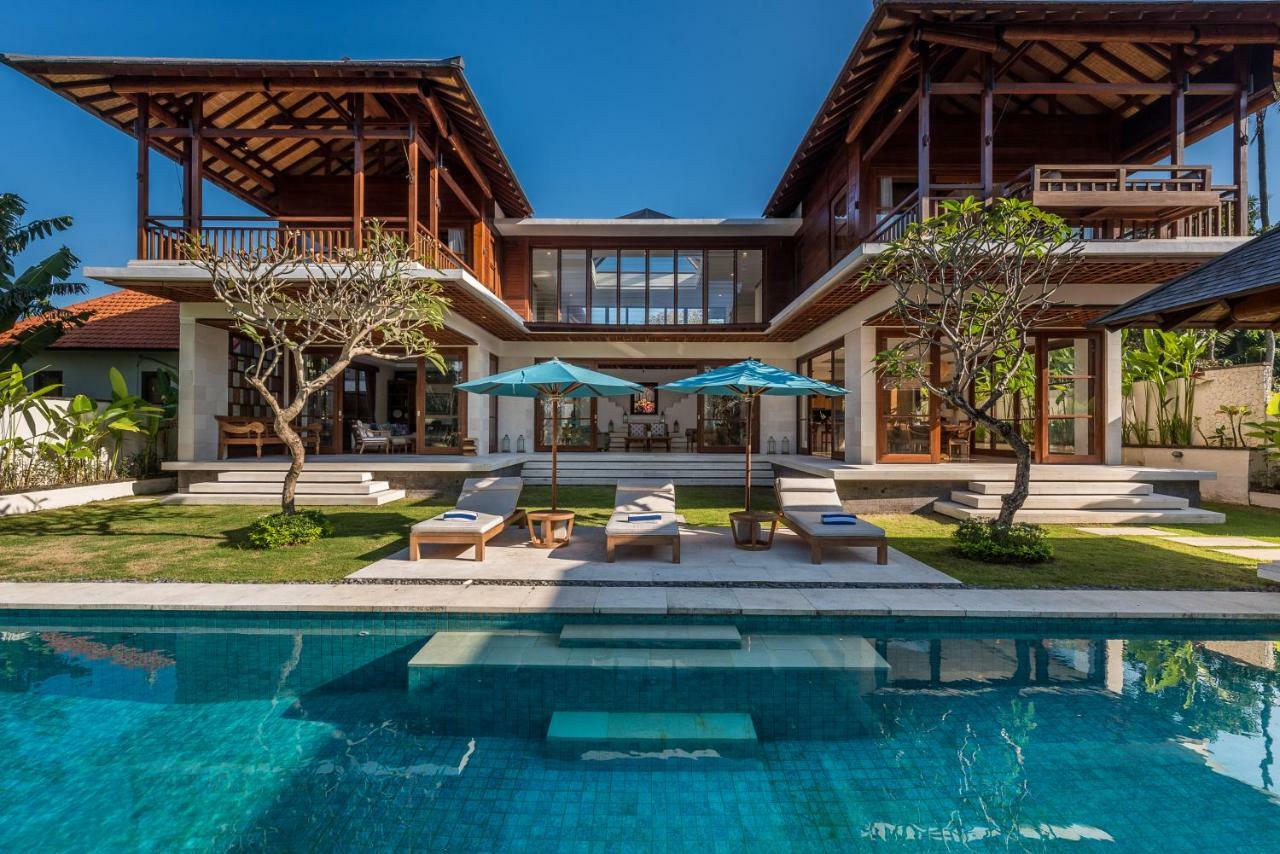 Villa Rusa Biru - Modern Villa With Private Pool And Cook In The Heart Of Berawa Canggu  Bagian luar foto